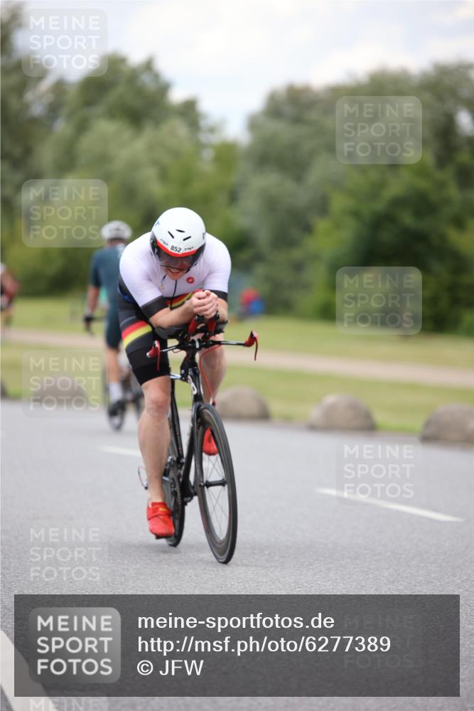 16.06.2024 - 26. Vierlanden-Triathlon Jannik Wohlers http://msf.ph/oto/6277389 16.06.2024 13:05:07 Radfahren 728, 781, 852 meine-sportfotos.de