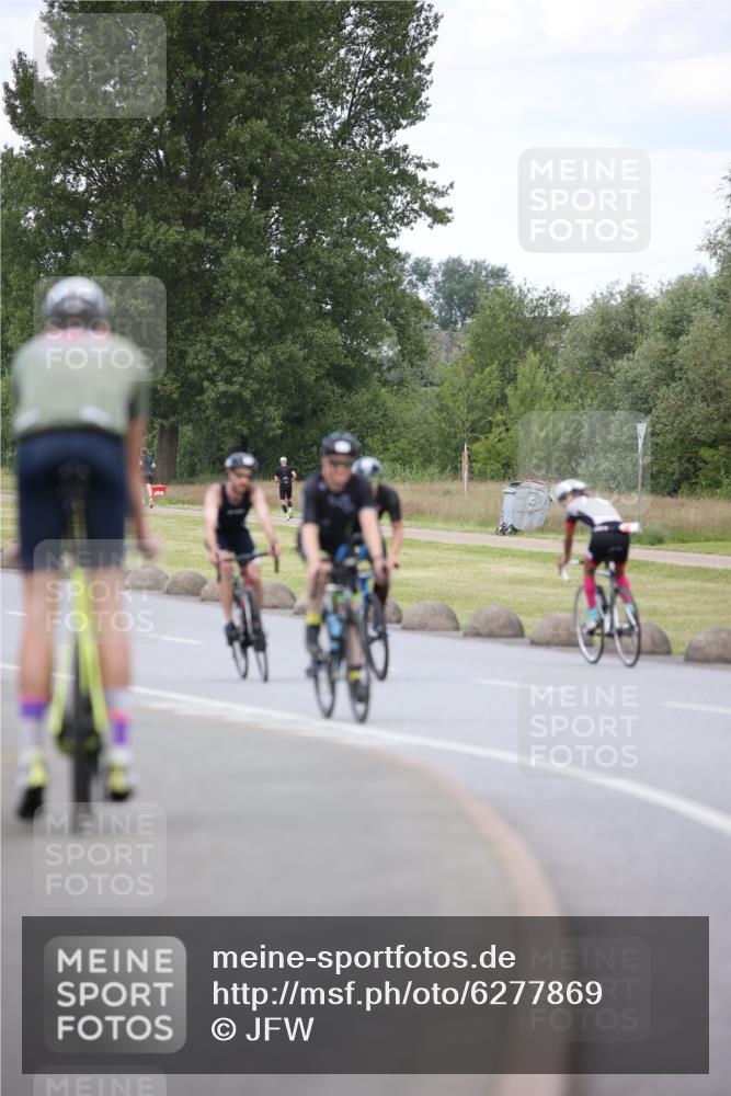 16.06.2024 - 26. Vierlanden-Triathlon Jannik Wohlers http://msf.ph/oto/6277869 16.06.2024 13:05:17 Radfahren 777, 850 meine-sportfotos.de