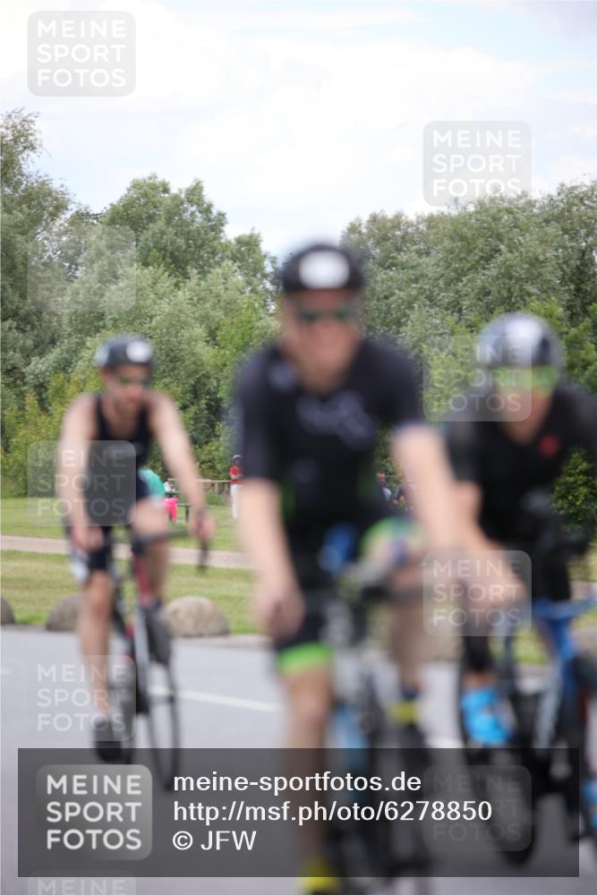 16.06.2024 - 26. Vierlanden-Triathlon Jannik Wohlers http://msf.ph/oto/6278850 16.06.2024 13:05:20 Radfahren 664, 777, 850 meine-sportfotos.de