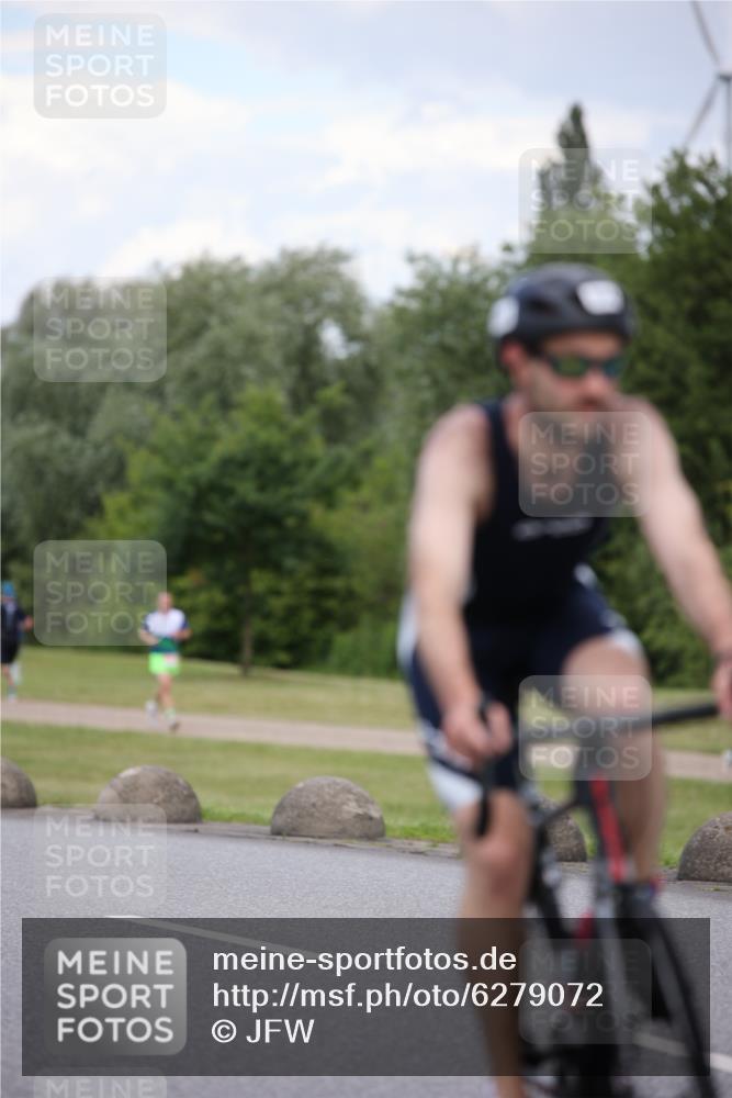 16.06.2024 - 26. Vierlanden-Triathlon Jannik Wohlers http://msf.ph/oto/6279072 16.06.2024 13:05:21 Radfahren 664, 777, 850 meine-sportfotos.de