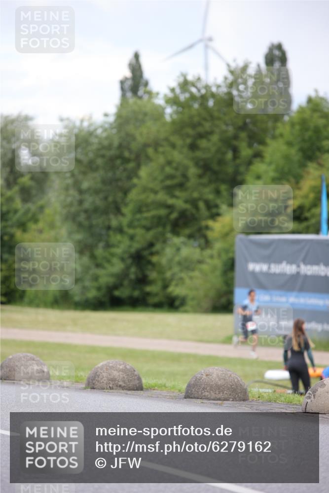16.06.2024 - 26. Vierlanden-Triathlon Jannik Wohlers http://msf.ph/oto/6279162 16.06.2024 13:05:21 Radfahren 664, 777, 850 meine-sportfotos.de