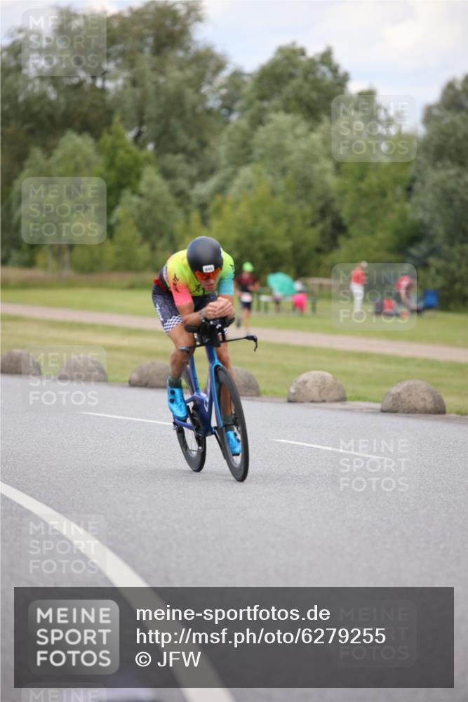 16.06.2024 - 26. Vierlanden-Triathlon Jannik Wohlers http://msf.ph/oto/6279255 16.06.2024 13:05:35 Radfahren 845, 891 meine-sportfotos.de