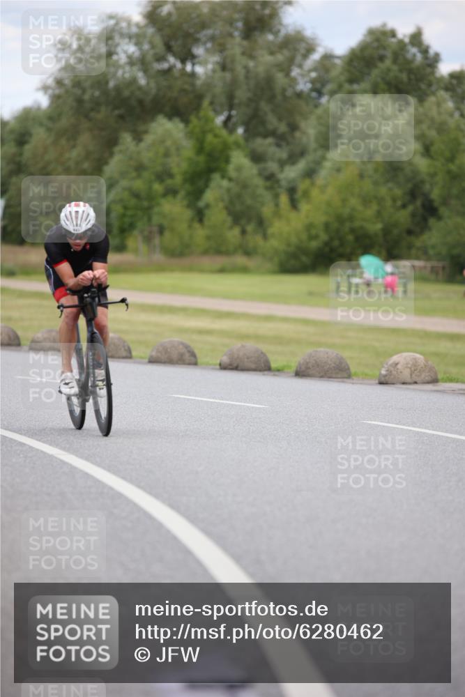 16.06.2024 - 26. Vierlanden-Triathlon Jannik Wohlers http://msf.ph/oto/6280462 16.06.2024 13:06:02 Radfahren 841 meine-sportfotos.de