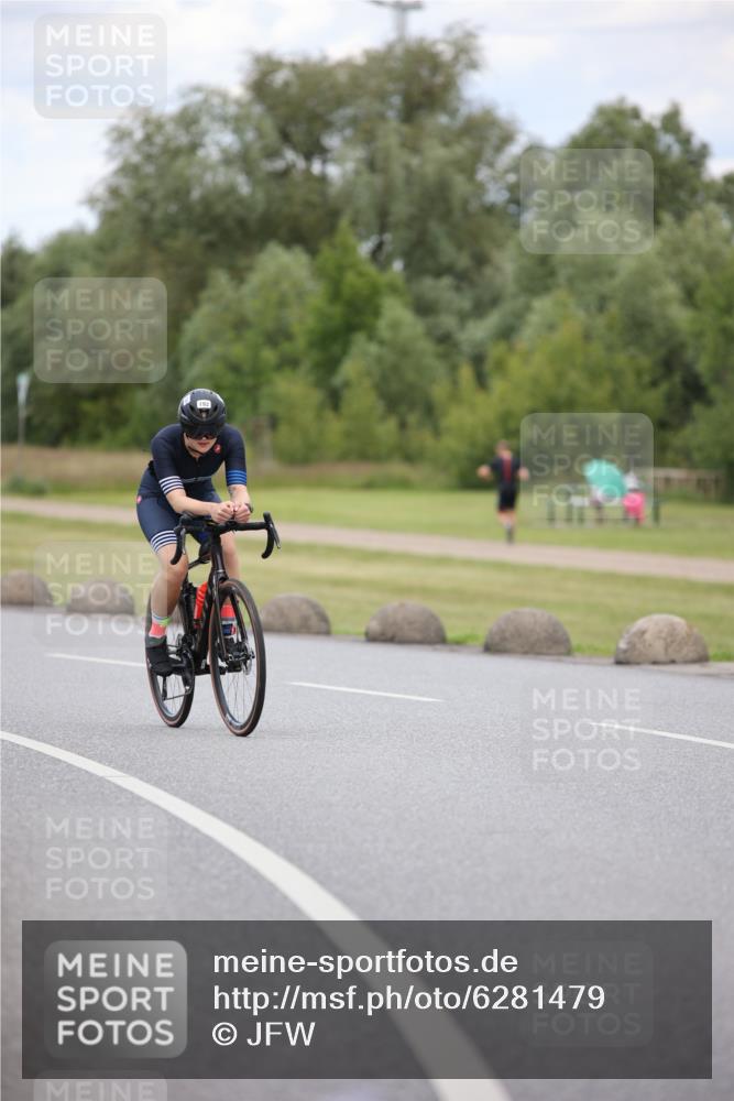 16.06.2024 - 26. Vierlanden-Triathlon Jannik Wohlers http://msf.ph/oto/6281479 16.06.2024 13:06:06 Radfahren 192, 797, 841 meine-sportfotos.de