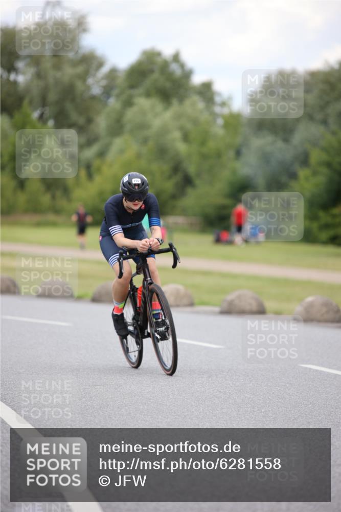 16.06.2024 - 26. Vierlanden-Triathlon Jannik Wohlers http://msf.ph/oto/6281558 16.06.2024 13:06:06 Radfahren 192, 797, 841 meine-sportfotos.de