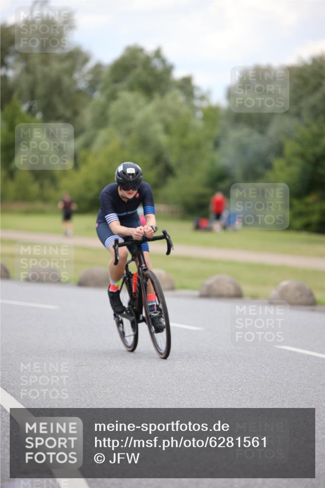 16.06.2024 - 26. Vierlanden-Triathlon Jannik Wohlers http://msf.ph/oto/6281561 16.06.2024 13:06:07 Radfahren 192, 797, 841, 941, 942, 944, 945 meine-sportfotos.de