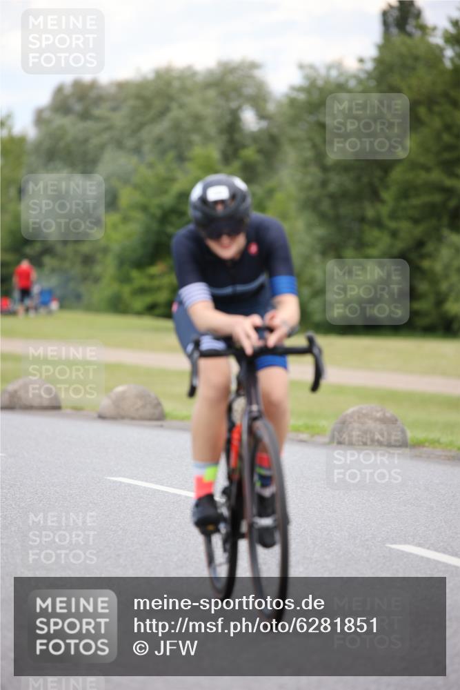 16.06.2024 - 26. Vierlanden-Triathlon Jannik Wohlers http://msf.ph/oto/6281851 16.06.2024 13:06:08 Radfahren 192, 797, 841, 941, 942, 944, 945 meine-sportfotos.de
