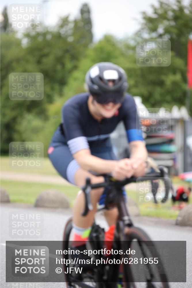 16.06.2024 - 26. Vierlanden-Triathlon Jannik Wohlers http://msf.ph/oto/6281955 16.06.2024 13:06:08 Radfahren 192, 797, 841, 941, 942, 944, 945 meine-sportfotos.de