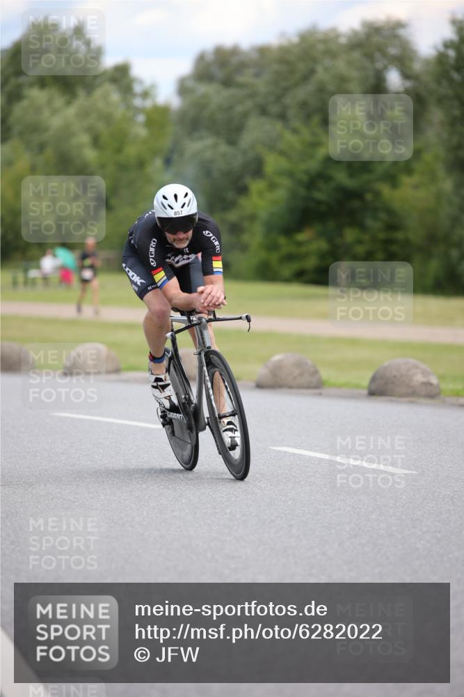 16.06.2024 - 26. Vierlanden-Triathlon Jannik Wohlers http://msf.ph/oto/6282022 16.06.2024 13:08:54 Radfahren 697, 777, 778, 801, 809, 810, 857, 889 meine-sportfotos.de