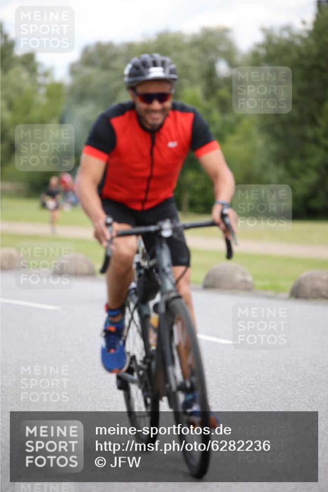 16.06.2024 - 26. Vierlanden-Triathlon Jannik Wohlers http://msf.ph/oto/6282236 16.06.2024 13:08:56 Radfahren 697, 777, 778, 801, 809, 810, 841, 857, 889 meine-sportfotos.de
