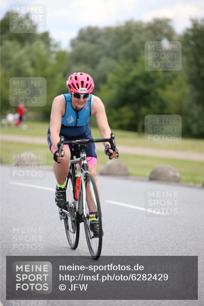 16.06.2024 - 26. Vierlanden-Triathlon Jannik Wohlers http://msf.ph/oto/6282429 16.06.2024 13:09:01 Radfahren 778, 801, 809, 841, 857, 889 meine-sportfotos.de