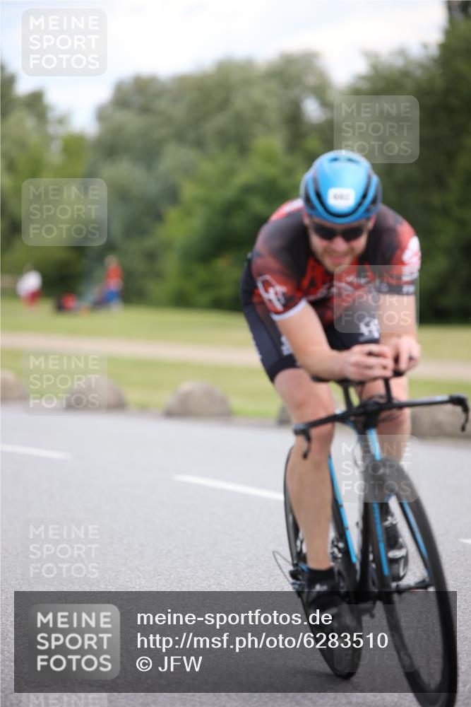 16.06.2024 - 26. Vierlanden-Triathlon Jannik Wohlers http://msf.ph/oto/6283510 16.06.2024 13:09:37 Radfahren 682, 863 meine-sportfotos.de