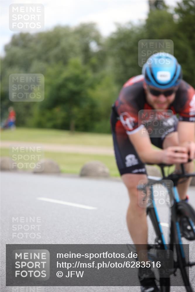 16.06.2024 - 26. Vierlanden-Triathlon Jannik Wohlers http://msf.ph/oto/6283516 16.06.2024 13:09:38 Radfahren 682, 863, 898 meine-sportfotos.de