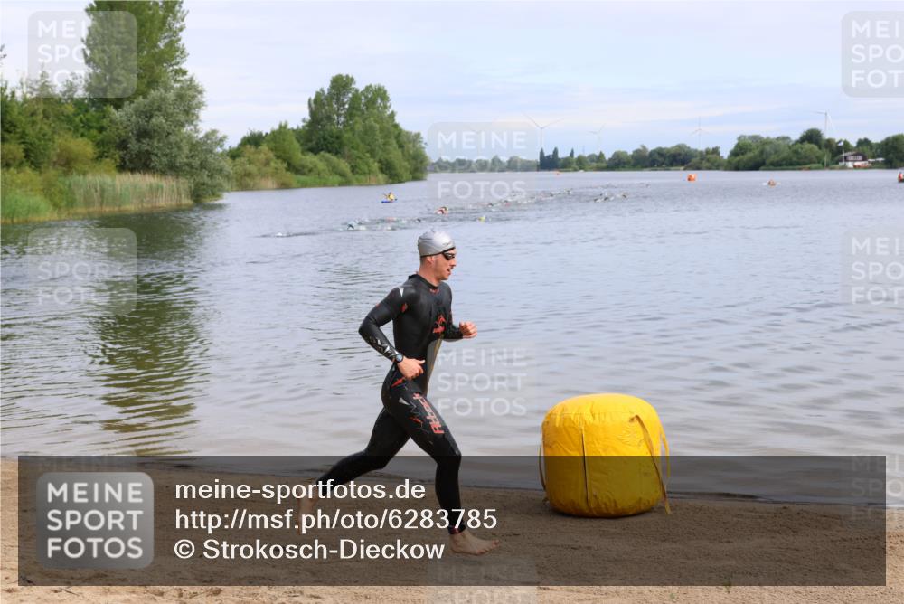 16.06.2024 - 26. Vierlanden-Triathlon Strokosch-Dieckow http://msf.ph/oto/6283785 16.06.2024 09:08:17 Schwimmen  meine-sportfotos.de