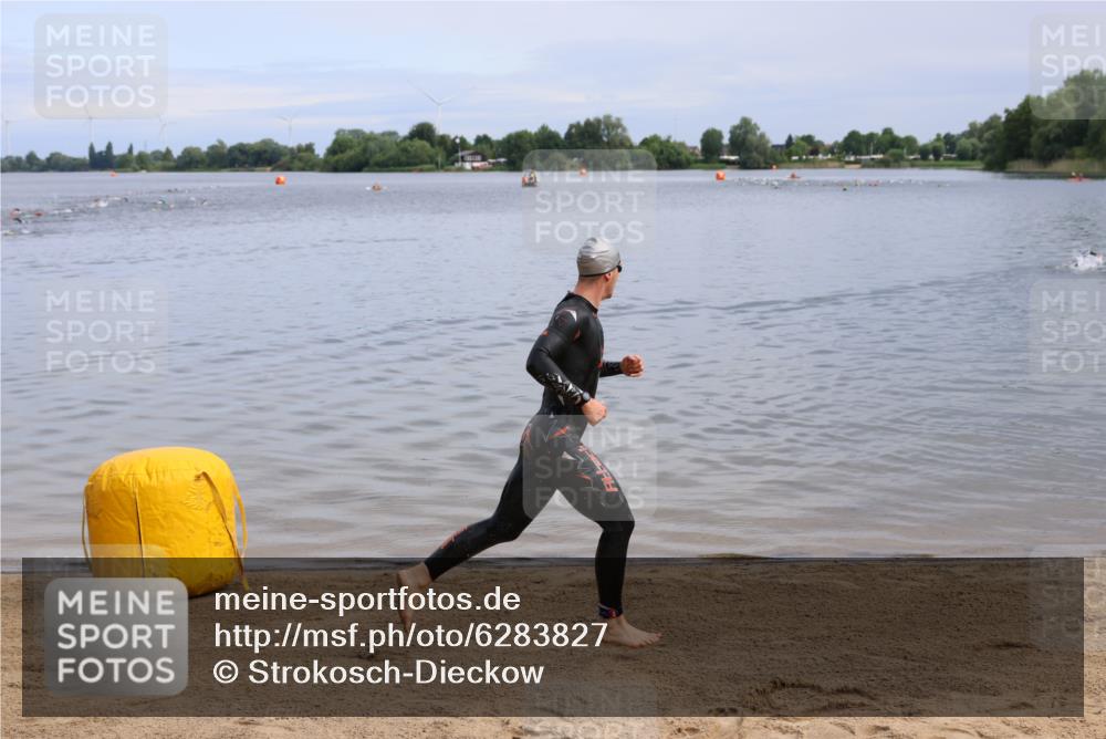 16.06.2024 - 26. Vierlanden-Triathlon Strokosch-Dieckow http://msf.ph/oto/6283827 16.06.2024 09:08:18 Schwimmen  meine-sportfotos.de