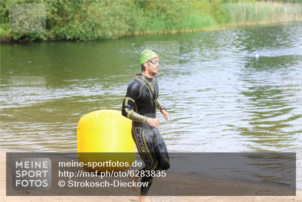 16.06.2024 - 26. Vierlanden-Triathlon Strokosch-Dieckow http://msf.ph/oto/6283835 16.06.2024 09:08:32 Schwimmen  meine-sportfotos.de