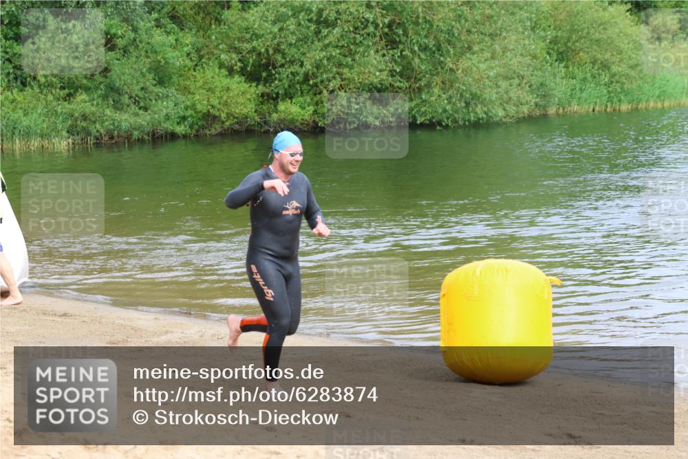 16.06.2024 - 26. Vierlanden-Triathlon Strokosch-Dieckow http://msf.ph/oto/6283874 16.06.2024 09:08:35 Schwimmen  meine-sportfotos.de