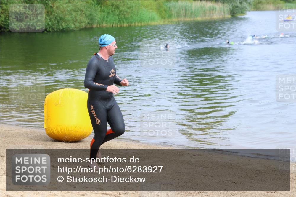 16.06.2024 - 26. Vierlanden-Triathlon Strokosch-Dieckow http://msf.ph/oto/6283927 16.06.2024 09:08:35 Schwimmen  meine-sportfotos.de