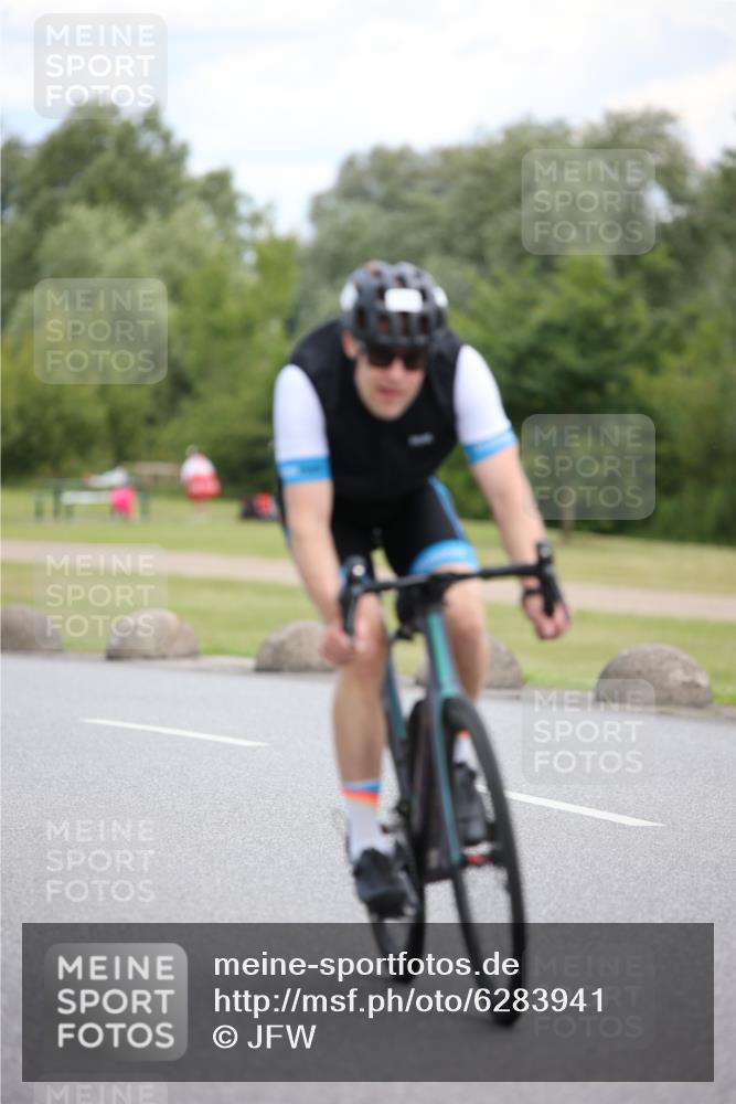 16.06.2024 - 26. Vierlanden-Triathlon Jannik Wohlers http://msf.ph/oto/6283941 16.06.2024 13:09:47 Radfahren 694, 710, 898 meine-sportfotos.de