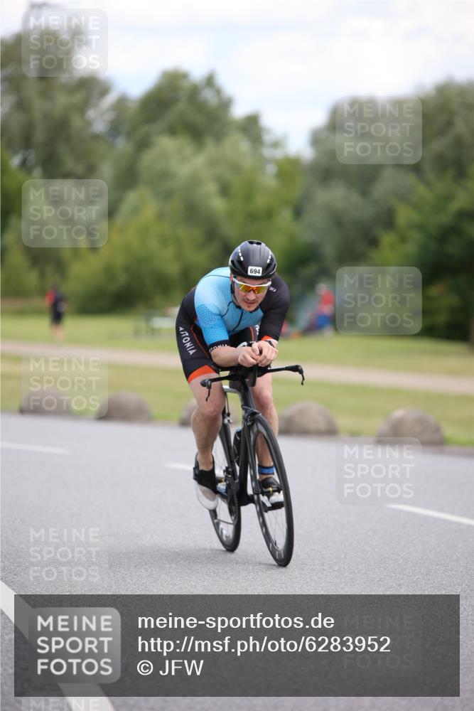16.06.2024 - 26. Vierlanden-Triathlon Jannik Wohlers http://msf.ph/oto/6283952 16.06.2024 13:09:47 Radfahren 694, 710, 898 meine-sportfotos.de