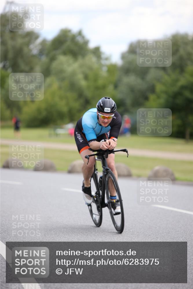 16.06.2024 - 26. Vierlanden-Triathlon Jannik Wohlers http://msf.ph/oto/6283975 16.06.2024 13:09:48 Radfahren 694, 710, 898 meine-sportfotos.de