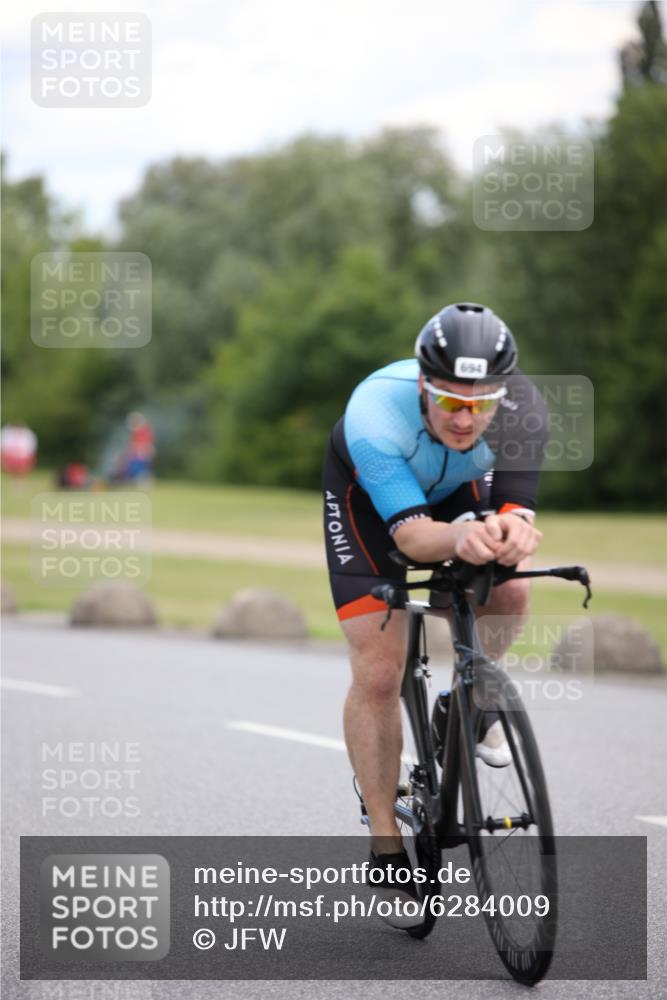 16.06.2024 - 26. Vierlanden-Triathlon Jannik Wohlers http://msf.ph/oto/6284009 16.06.2024 13:09:48 Radfahren 694, 710, 898 meine-sportfotos.de