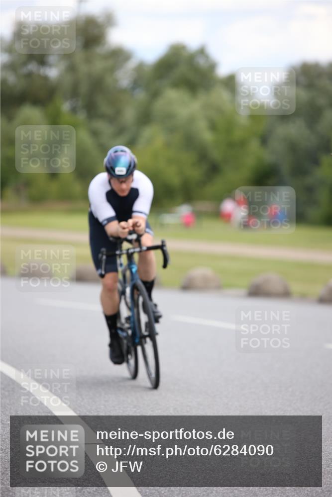 16.06.2024 - 26. Vierlanden-Triathlon Jannik Wohlers http://msf.ph/oto/6284090 16.06.2024 13:09:55 Radfahren 694, 695, 729 meine-sportfotos.de
