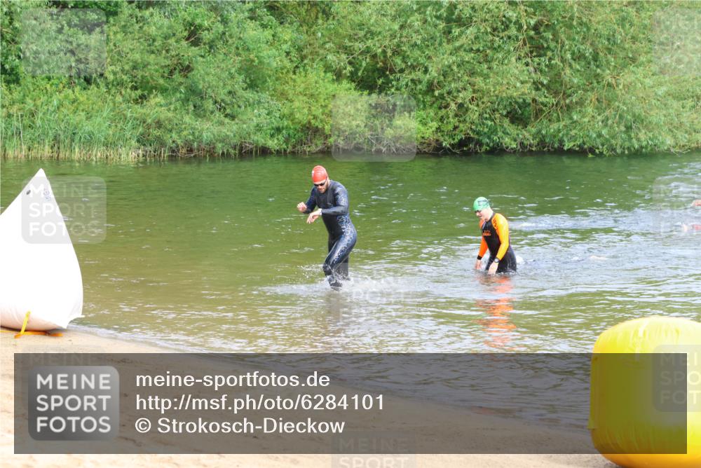 16.06.2024 - 26. Vierlanden-Triathlon Strokosch-Dieckow http://msf.ph/oto/6284101 16.06.2024 09:09:22 Schwimmen  meine-sportfotos.de