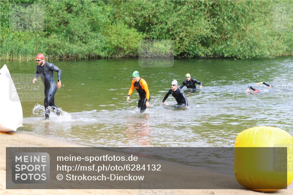 16.06.2024 - 26. Vierlanden-Triathlon Strokosch-Dieckow http://msf.ph/oto/6284132 16.06.2024 09:09:24 Schwimmen  meine-sportfotos.de