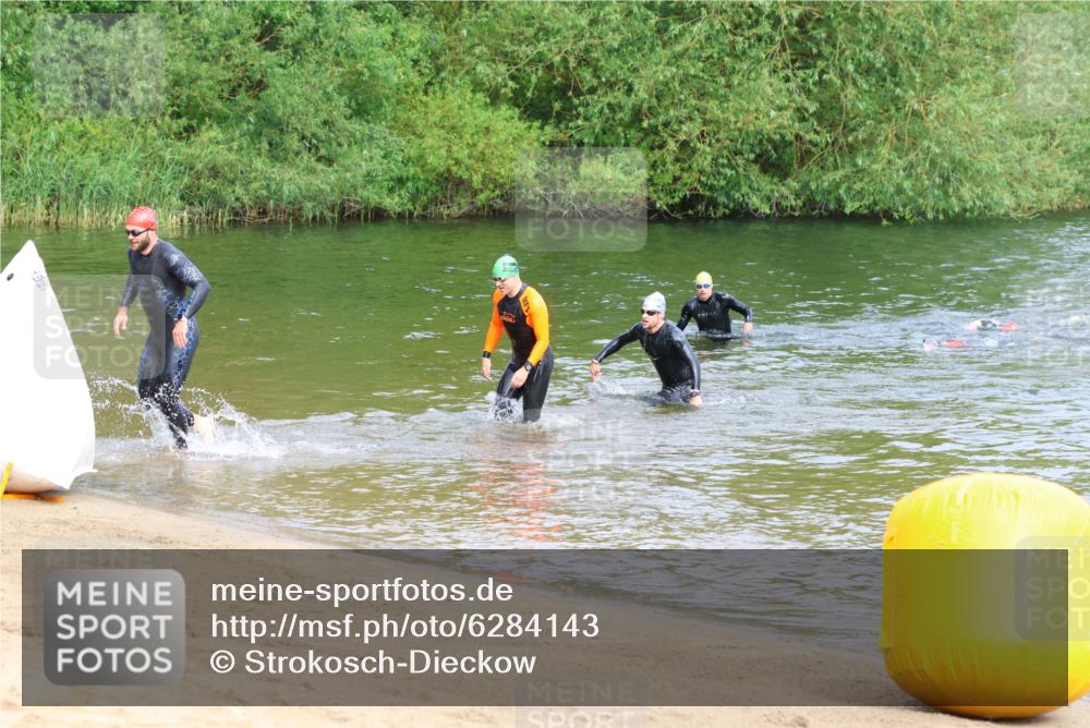 16.06.2024 - 26. Vierlanden-Triathlon Strokosch-Dieckow http://msf.ph/oto/6284143 16.06.2024 09:09:24 Schwimmen  meine-sportfotos.de