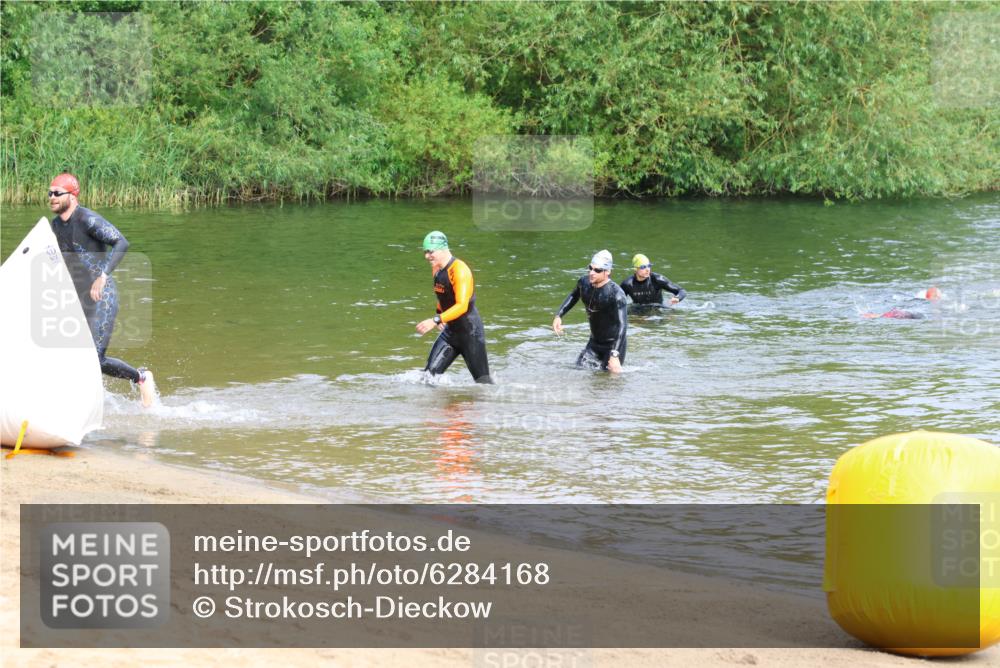 16.06.2024 - 26. Vierlanden-Triathlon Strokosch-Dieckow http://msf.ph/oto/6284168 16.06.2024 09:09:25 Schwimmen  meine-sportfotos.de
