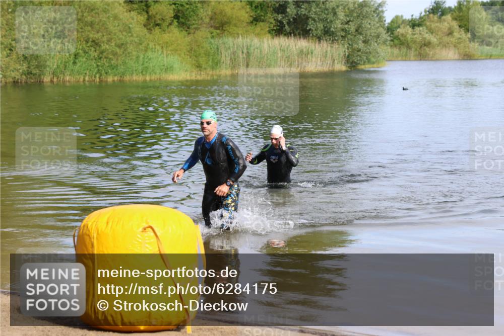 16.06.2024 - 26. Vierlanden-Triathlon Strokosch-Dieckow http://msf.ph/oto/6284175 16.06.2024 09:30:27 Schwimmen 5, 42, 5, 42 meine-sportfotos.de