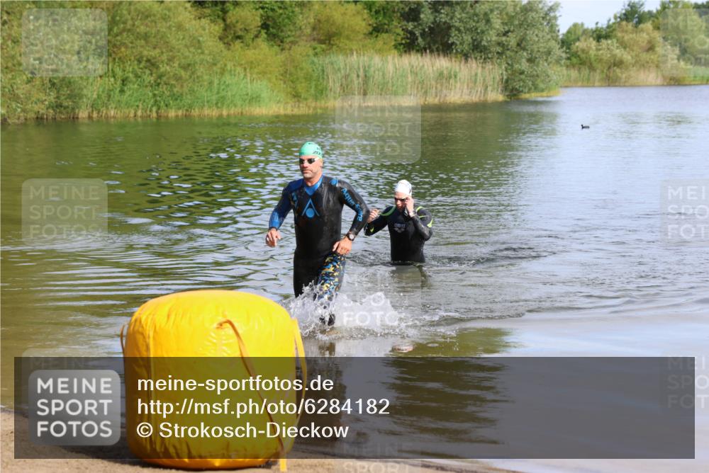 16.06.2024 - 26. Vierlanden-Triathlon Strokosch-Dieckow http://msf.ph/oto/6284182 16.06.2024 09:30:27 Schwimmen 5, 42, 5, 42 meine-sportfotos.de