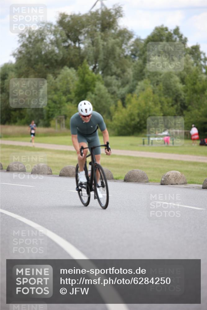 16.06.2024 - 26. Vierlanden-Triathlon Jannik Wohlers http://msf.ph/oto/6284250 16.06.2024 13:10:07 Radfahren 733, 1282 meine-sportfotos.de
