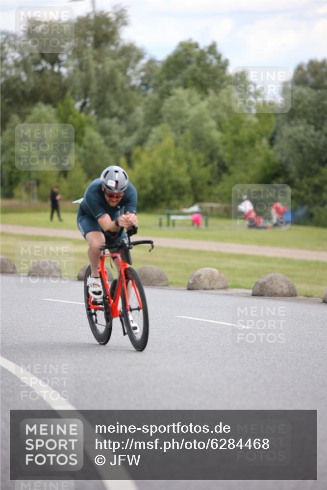 16.06.2024 - 26. Vierlanden-Triathlon Jannik Wohlers http://msf.ph/oto/6284468 16.06.2024 13:10:28 Radfahren 731, 893, 966, 967, 968, 969, 970 meine-sportfotos.de
