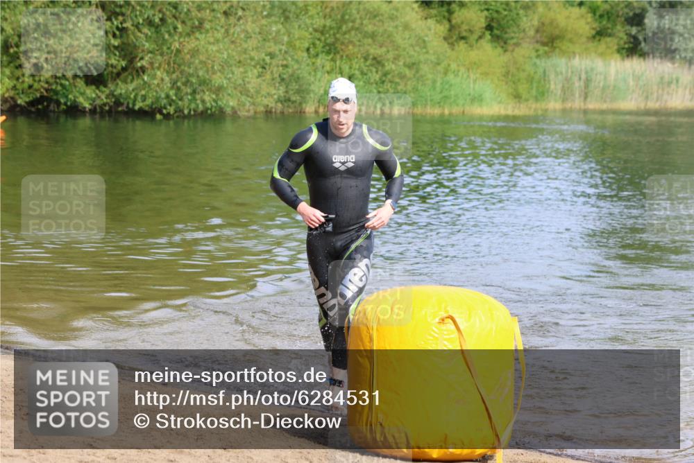 16.06.2024 - 26. Vierlanden-Triathlon Strokosch-Dieckow http://msf.ph/oto/6284531 16.06.2024 09:30:32 Schwimmen 5, 42, 5, 42 meine-sportfotos.de