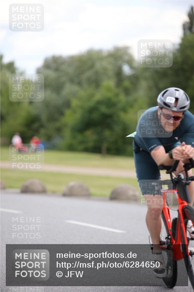 16.06.2024 - 26. Vierlanden-Triathlon Jannik Wohlers http://msf.ph/oto/6284650 16.06.2024 13:10:30 Radfahren 731, 893 meine-sportfotos.de