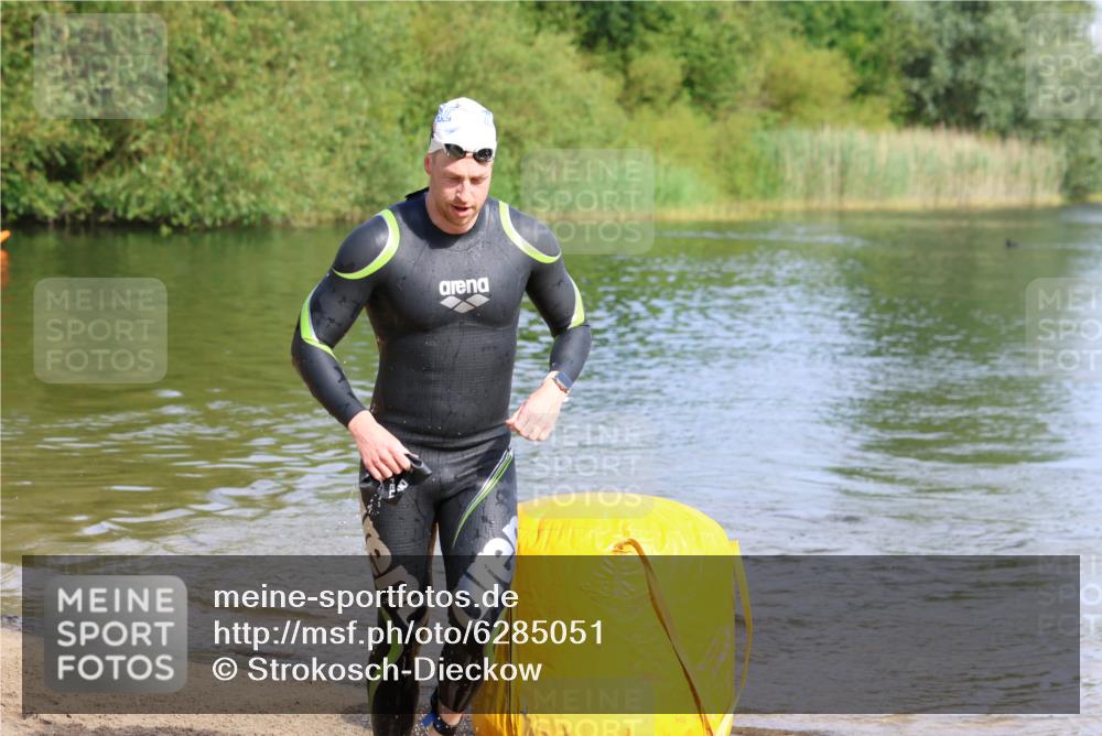 16.06.2024 - 26. Vierlanden-Triathlon Strokosch-Dieckow http://msf.ph/oto/6285051 16.06.2024 09:30:33 Schwimmen 5, 42, 5, 42 meine-sportfotos.de