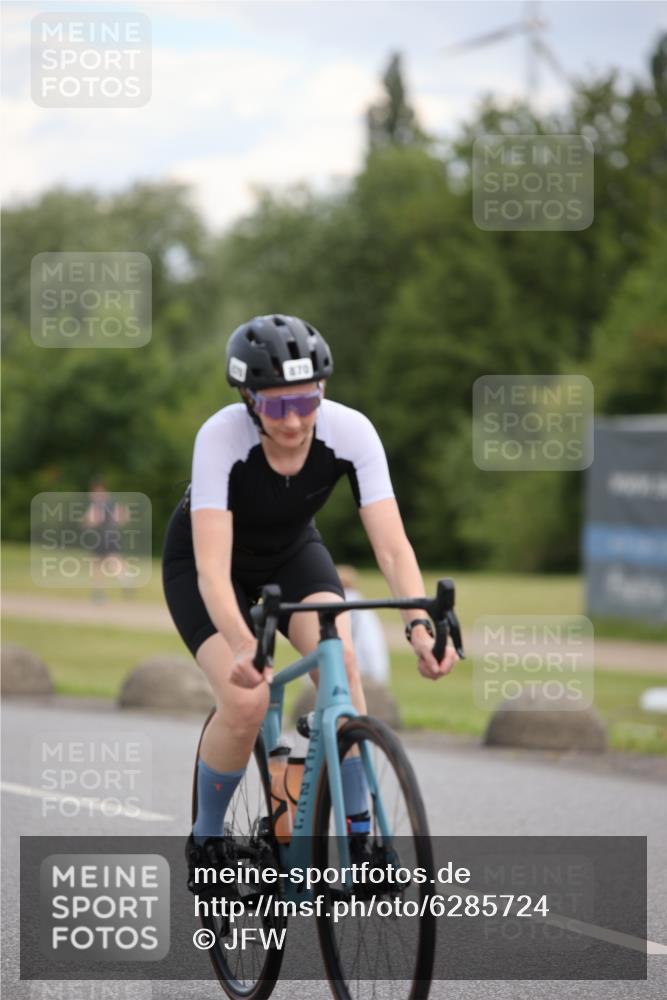 16.06.2024 - 26. Vierlanden-Triathlon Jannik Wohlers http://msf.ph/oto/6285724 16.06.2024 13:10:59 Radfahren 659, 827, 870, 929 meine-sportfotos.de