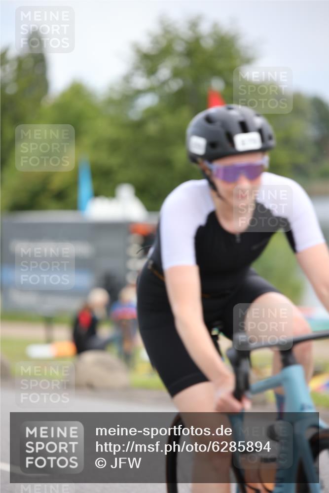 16.06.2024 - 26. Vierlanden-Triathlon Jannik Wohlers http://msf.ph/oto/6285894 16.06.2024 13:11:00 Radfahren 659, 827, 870, 929 meine-sportfotos.de