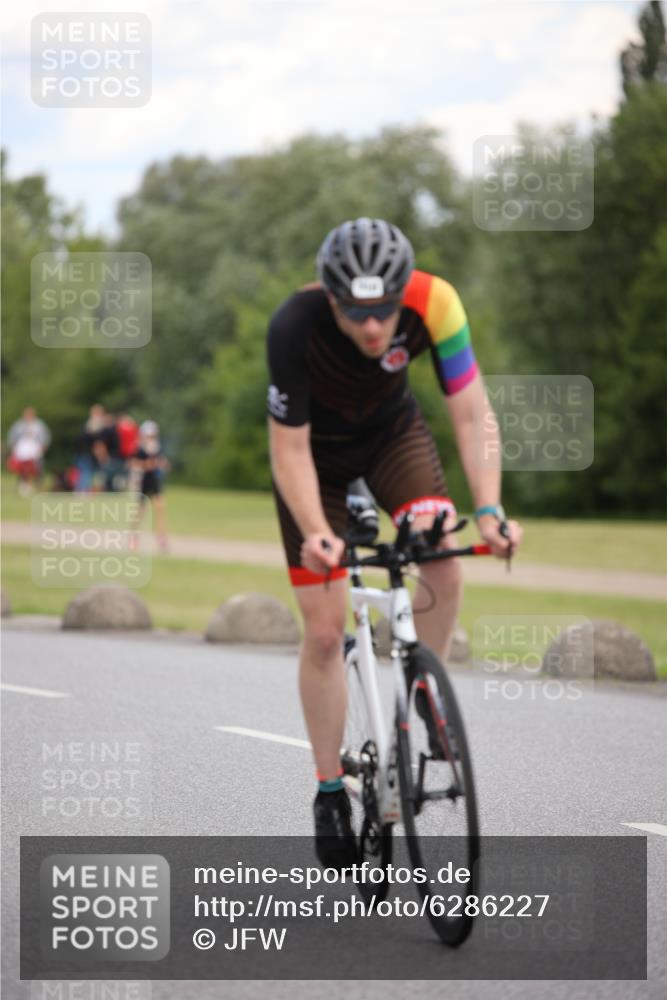 16.06.2024 - 26. Vierlanden-Triathlon Jannik Wohlers http://msf.ph/oto/6286227 16.06.2024 13:11:09 Radfahren 195, 213, 657, 677, 718, 734, 896, 916 meine-sportfotos.de