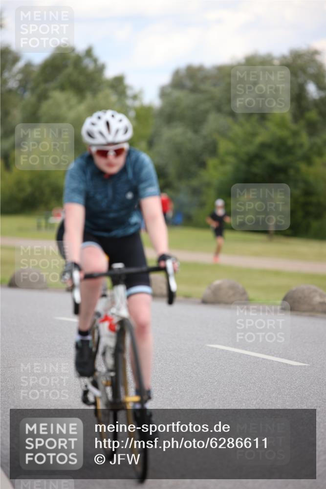 16.06.2024 - 26. Vierlanden-Triathlon Jannik Wohlers http://msf.ph/oto/6286611 16.06.2024 13:11:10 Radfahren 195, 213, 224, 657, 677, 718, 734, 896, 916, 925 meine-sportfotos.de