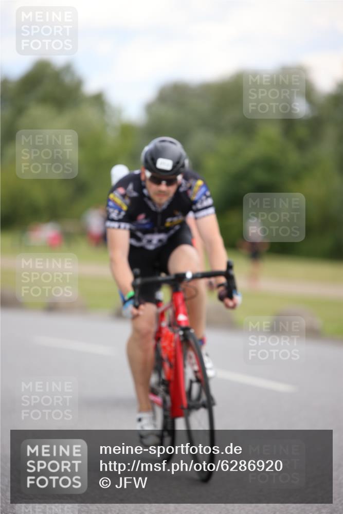 16.06.2024 - 26. Vierlanden-Triathlon Jannik Wohlers http://msf.ph/oto/6286920 16.06.2024 13:11:11 Radfahren 195, 213, 224, 657, 677, 718, 734, 896, 900, 916, 925 meine-sportfotos.de