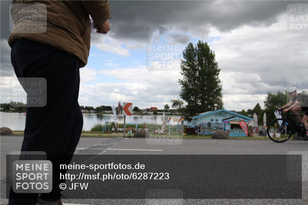 16.06.2024 - 26. Vierlanden-Triathlon Jannik Wohlers http://msf.ph/oto/6287223 16.06.2024 13:06:37 Radfahren 779, 864, 866, 898, 906 meine-sportfotos.de
