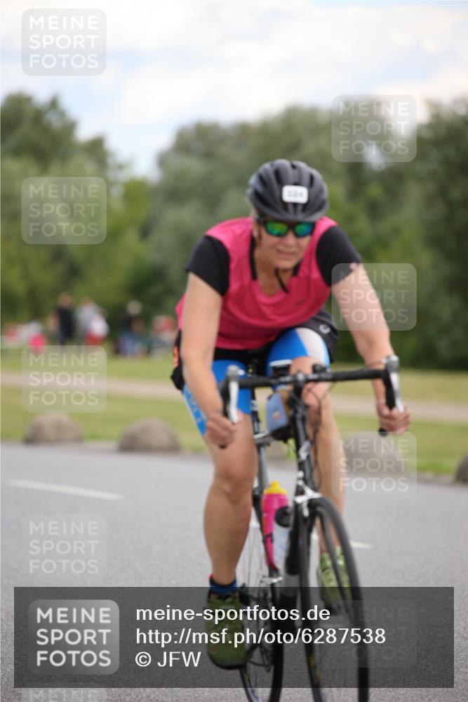 16.06.2024 - 26. Vierlanden-Triathlon Jannik Wohlers http://msf.ph/oto/6287538 16.06.2024 13:11:13 Radfahren 195, 213, 224, 657, 677, 718, 734, 900, 916, 925 meine-sportfotos.de