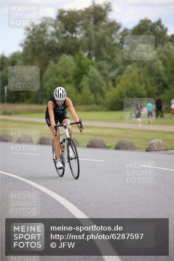 16.06.2024 - 26. Vierlanden-Triathlon Jannik Wohlers http://msf.ph/oto/6287597 16.06.2024 13:11:25 Radfahren 872, 879, 961, 962, 963, 964, 965 meine-sportfotos.de