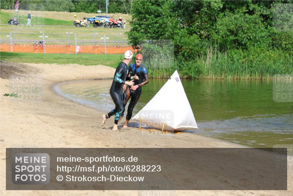 16.06.2024 - 26. Vierlanden-Triathlon Strokosch-Dieckow http://msf.ph/oto/6288223 16.06.2024 09:32:28 Schwimmen 62, 62 meine-sportfotos.de