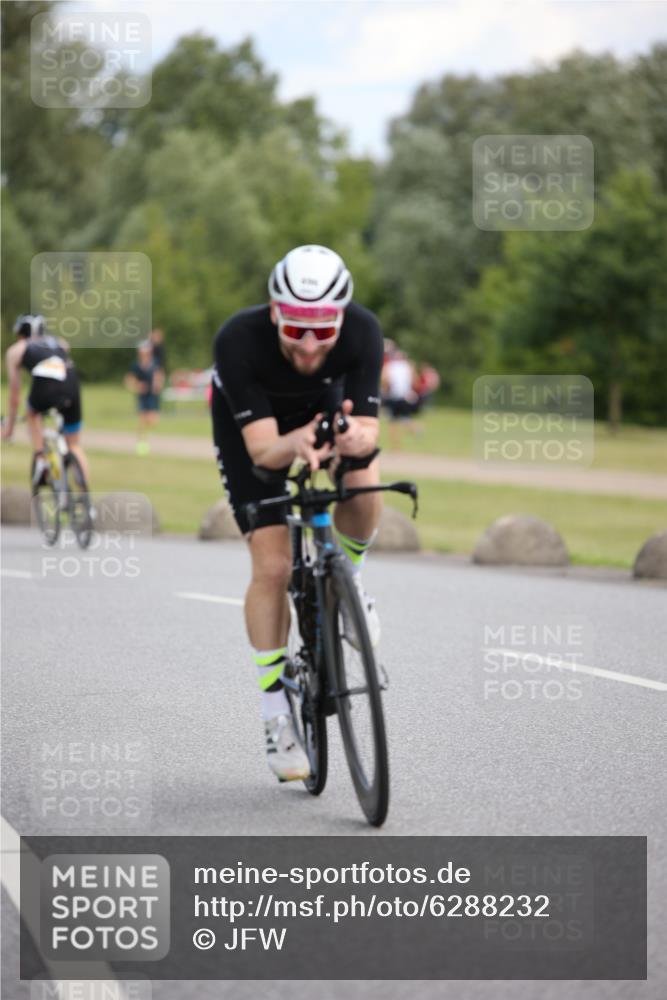 16.06.2024 - 26. Vierlanden-Triathlon Jannik Wohlers http://msf.ph/oto/6288232 16.06.2024 13:11:41 Radfahren 696, 857, 931, 956, 957, 958, 959, 960, 971, 972, 973, 974, 975 meine-sportfotos.de