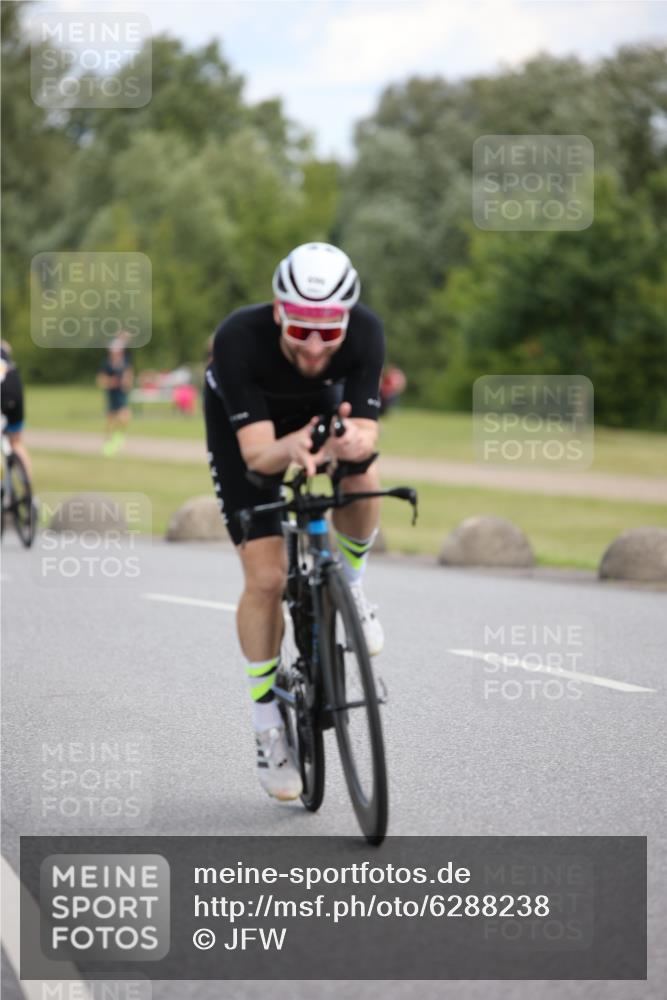 16.06.2024 - 26. Vierlanden-Triathlon Jannik Wohlers http://msf.ph/oto/6288238 16.06.2024 13:11:42 Radfahren 696, 857, 931, 956, 957, 958, 959, 960, 971, 972, 973, 974, 975 meine-sportfotos.de
