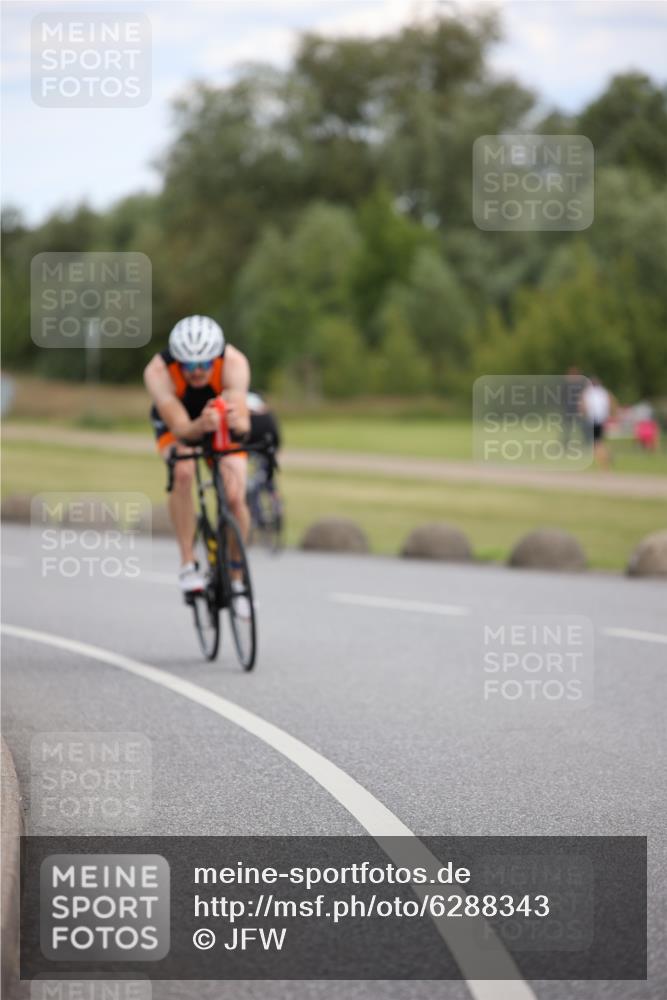 16.06.2024 - 26. Vierlanden-Triathlon Jannik Wohlers http://msf.ph/oto/6288343 16.06.2024 13:11:45 Radfahren 696, 697, 700, 777, 810, 857, 931, 971, 972, 973, 974, 975 meine-sportfotos.de